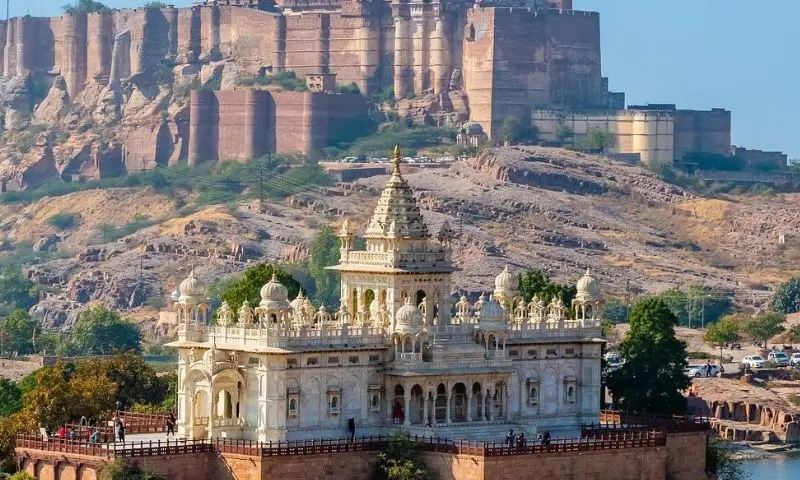 Les Palais Incontournables du Rajasthan – Forts Royaux et Hôtels de Luxe en Inde