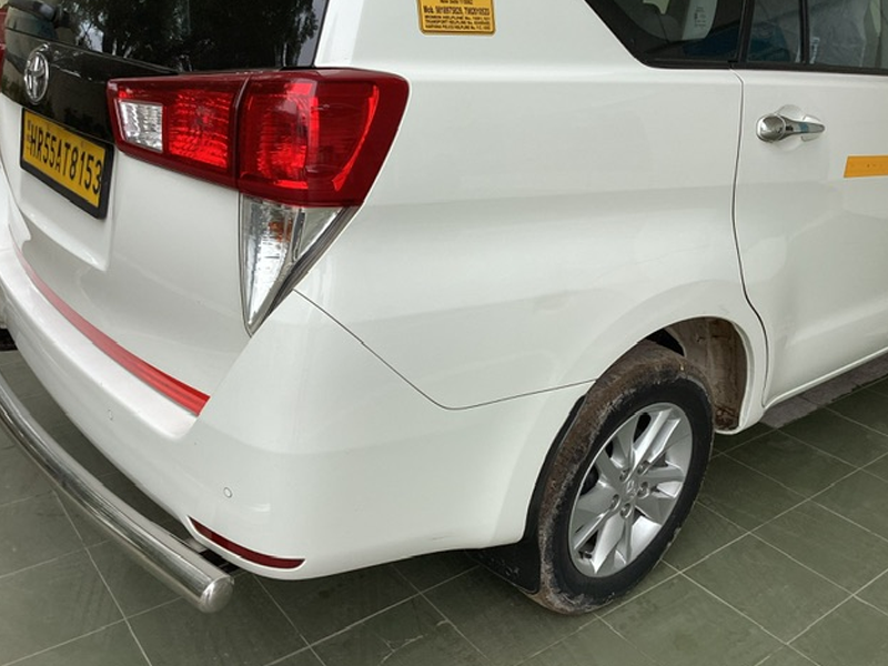 Toyota Innova Crysta avec chauffeur
