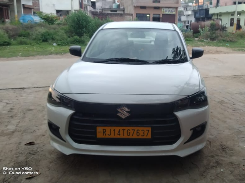 Maruti Suzuki Dzire avec chauffeur