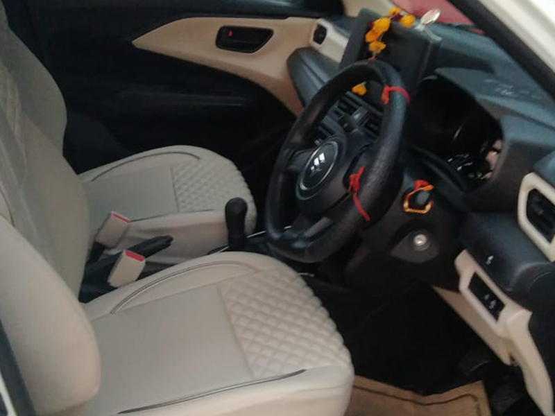 Maruti Suzuki Dzire avec chauffeur